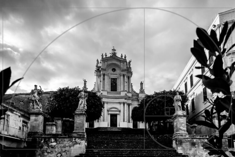 Imagen de una iglesia representando la proporción áurea
